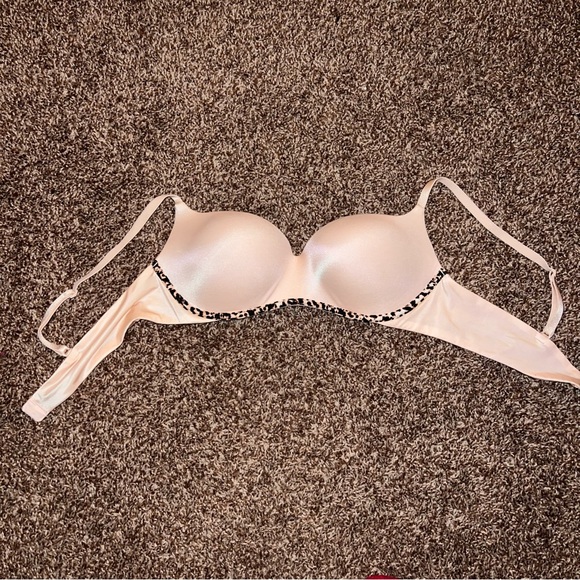 Victoria’s Secret Balconette Bra - Picture 5 of 6